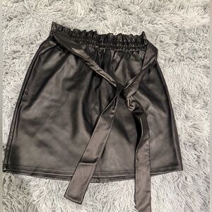 Windsor black leather skirt